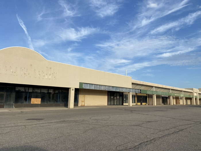 South Flint Plaza - June 21 2022 Photo (newer photo)